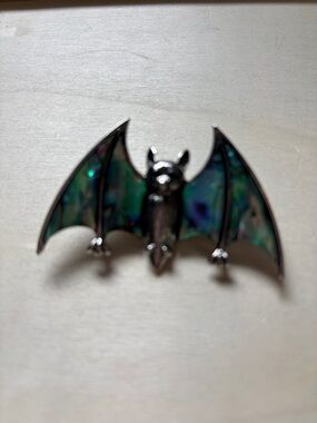#4 Abalone Inlay Bat Brooch - Iridescent Green Blue